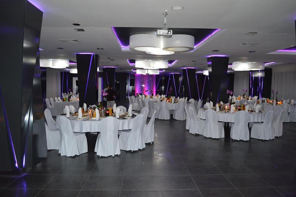 Hotel Grafit Kostomloty Pierwsze Exterior foto
