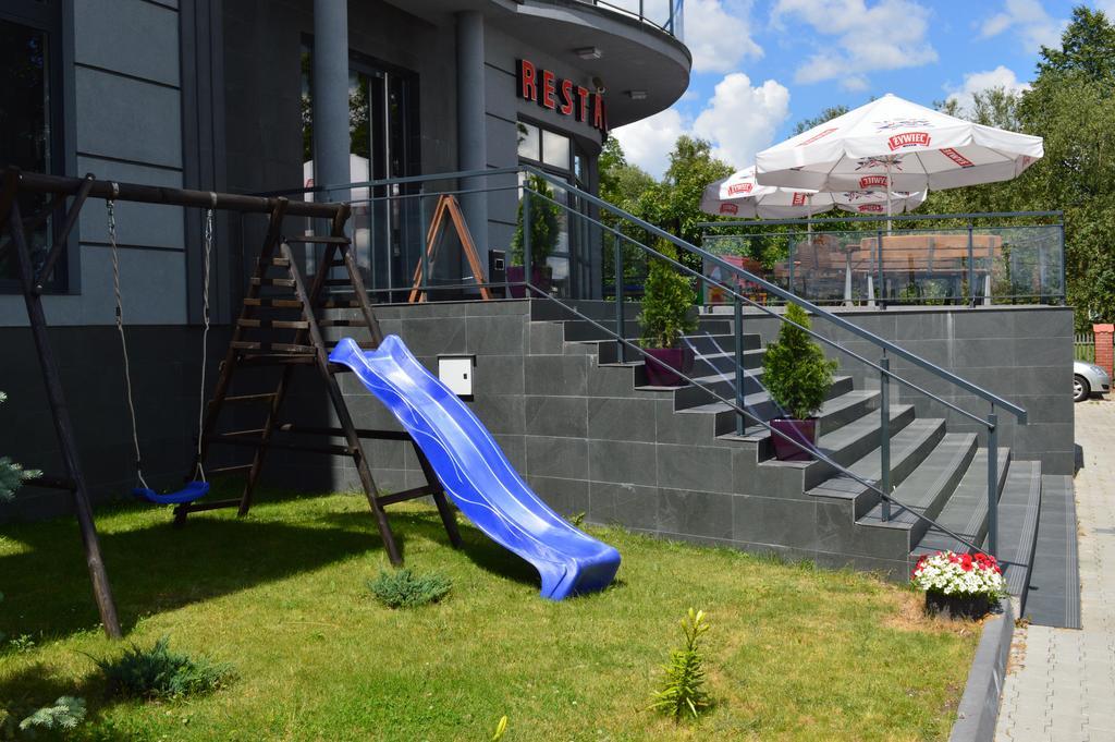Hotel Grafit Kostomloty Pierwsze Exterior foto